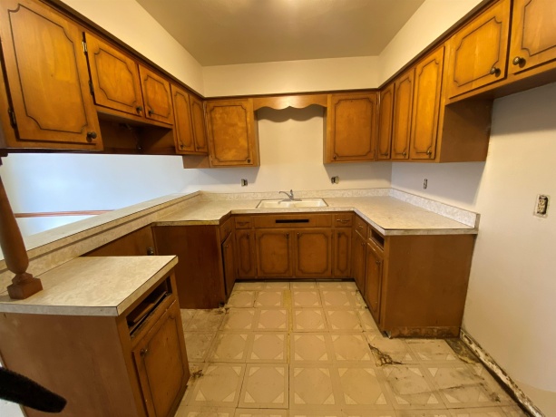 2221 Denver, ROCKFORD, Illinois 61108, ,2 Units,For Sale,Denver,202601555