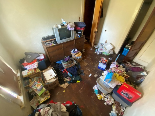 1216 Rotzler, FREEPORT, Illinois 61032, 4 Bedrooms Bedrooms, ,1 BathroomBathrooms,House,For Sale,Rotzler,202602354