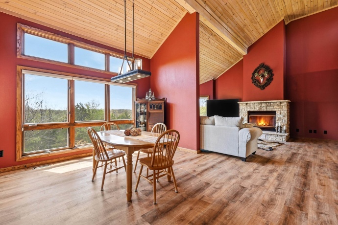 21/23 Cedar Rim, GALENA, Illinois 61036, 3 Bedrooms Bedrooms, ,2 BathroomsBathrooms,House,For Sale,Cedar Rim,202602356