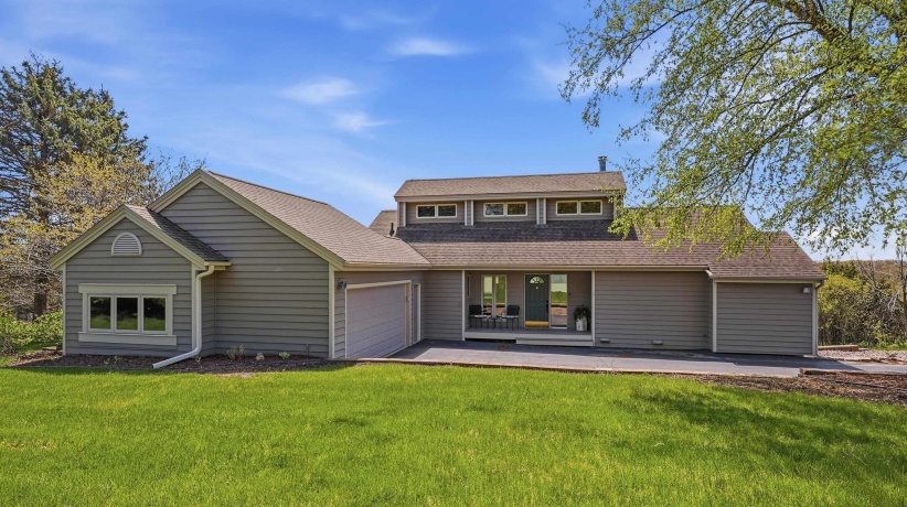 21/23 Cedar Rim, GALENA, Illinois 61036, 3 Bedrooms Bedrooms, ,2 BathroomsBathrooms,House,For Sale,Cedar Rim,202602356