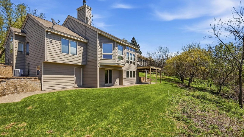 21/23 Cedar Rim, GALENA, Illinois 61036, 3 Bedrooms Bedrooms, ,2 BathroomsBathrooms,House,For Sale,Cedar Rim,202602356