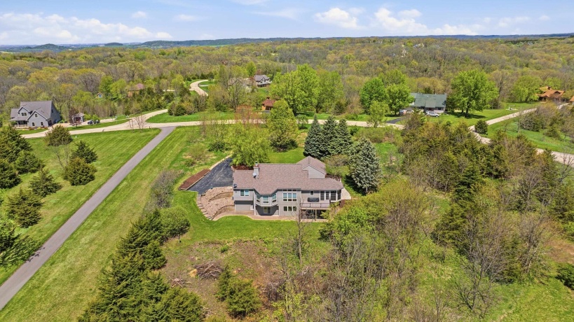 21/23 Cedar Rim, GALENA, Illinois 61036, 3 Bedrooms Bedrooms, ,2 BathroomsBathrooms,House,For Sale,Cedar Rim,202602356