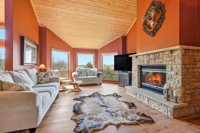 21/23 Cedar Rim, GALENA, Illinois 61036, 3 Bedrooms Bedrooms, ,2 BathroomsBathrooms,House,For Sale,Cedar Rim,202602356