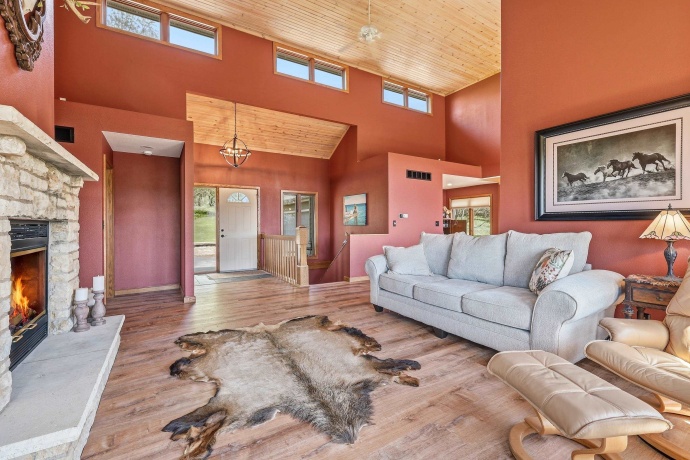 21/23 Cedar Rim, GALENA, Illinois 61036, 3 Bedrooms Bedrooms, ,2 BathroomsBathrooms,House,For Sale,Cedar Rim,202602356