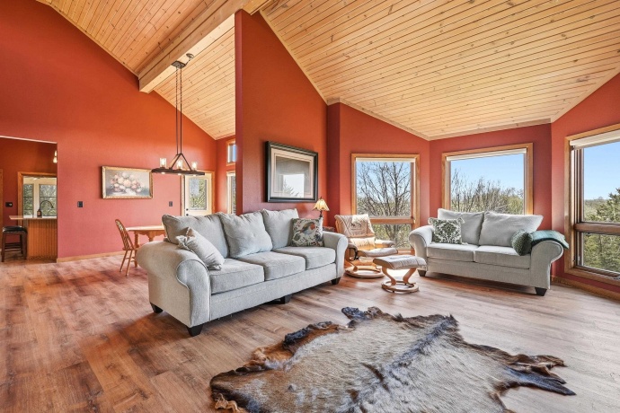 21/23 Cedar Rim, GALENA, Illinois 61036, 3 Bedrooms Bedrooms, ,2 BathroomsBathrooms,House,For Sale,Cedar Rim,202602356