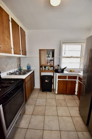 216 Carlton, ROCKFORD, Illinois 61103, ,2 Units,For Sale,Carlton,202602355