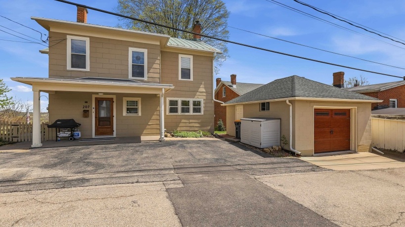 207 Prospect, GALENA, Illinois 61036, 3 Bedrooms Bedrooms, ,2 BathroomsBathrooms,House,For Sale,Prospect,202602357