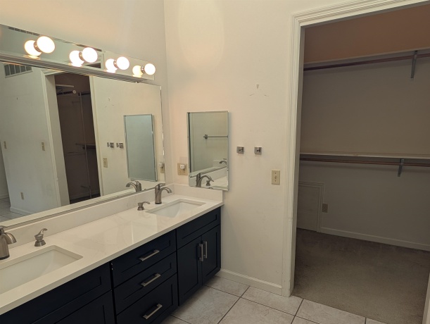 3447 Daren, FREEPORT, Illinois 61032, 3 Bedrooms Bedrooms, ,2 BathroomsBathrooms,Condominium,For Sale,Daren,202602358