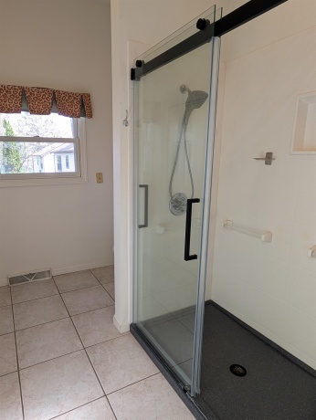 3447 Daren, FREEPORT, Illinois 61032, 3 Bedrooms Bedrooms, ,2 BathroomsBathrooms,Condominium,For Sale,Daren,202602358