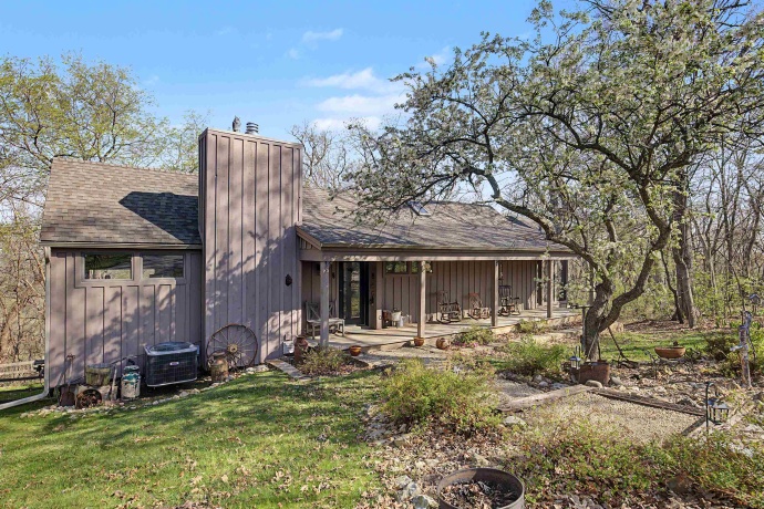 46 Lookout, GALENA, Illinois 61036, 3 Bedrooms Bedrooms, ,2 BathroomsBathrooms,House,For Sale,Lookout,202602361