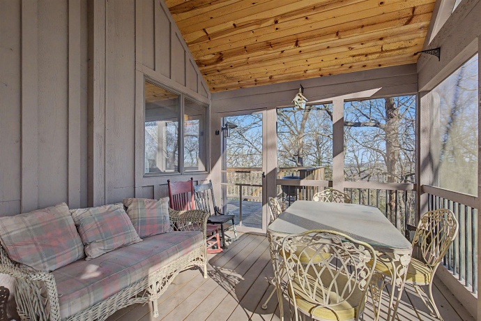 46 Lookout, GALENA, Illinois 61036, 3 Bedrooms Bedrooms, ,2 BathroomsBathrooms,House,For Sale,Lookout,202602361