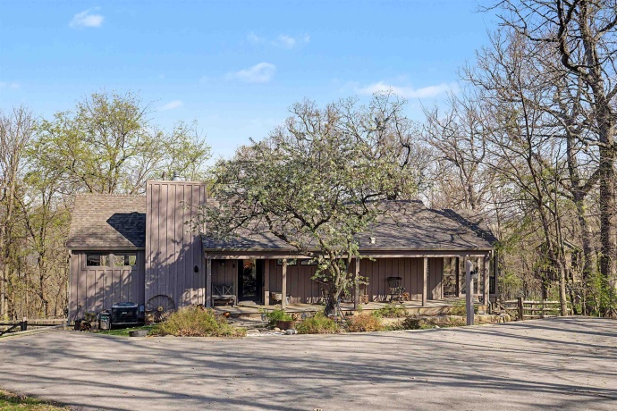 46 Lookout, GALENA, Illinois 61036, 3 Bedrooms Bedrooms, ,2 BathroomsBathrooms,House,For Sale,Lookout,202602361