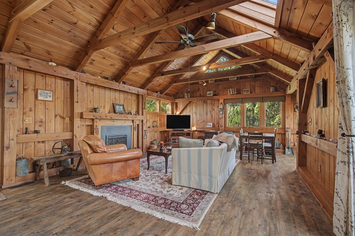 46 Lookout, GALENA, Illinois 61036, 3 Bedrooms Bedrooms, ,2 BathroomsBathrooms,House,For Sale,Lookout,202602361