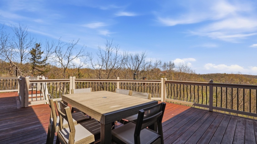 4 Linden, GALENA, Illinois 61036, 5 Bedrooms Bedrooms, ,4 BathroomsBathrooms,House,For Sale,Linden,202602363