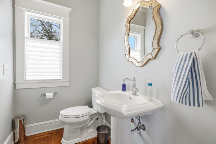 4 Linden, GALENA, Illinois 61036, 5 Bedrooms Bedrooms, ,4 BathroomsBathrooms,House,For Sale,Linden,202602363