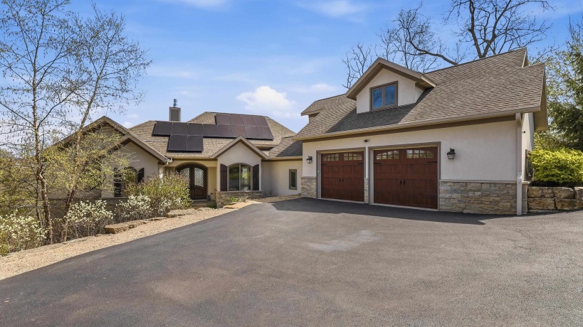 4 Linden, GALENA, Illinois 61036, 5 Bedrooms Bedrooms, ,4 BathroomsBathrooms,House,For Sale,Linden,202602363