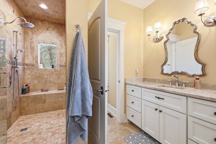 4 Linden, GALENA, Illinois 61036, 5 Bedrooms Bedrooms, ,4 BathroomsBathrooms,House,For Sale,Linden,202602363