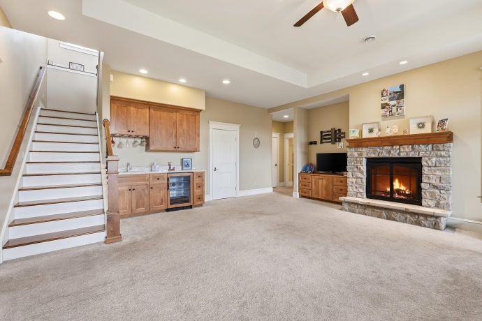 4 Linden, GALENA, Illinois 61036, 5 Bedrooms Bedrooms, ,4 BathroomsBathrooms,House,For Sale,Linden,202602363