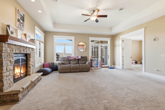 4 Linden, GALENA, Illinois 61036, 5 Bedrooms Bedrooms, ,4 BathroomsBathrooms,House,For Sale,Linden,202602363