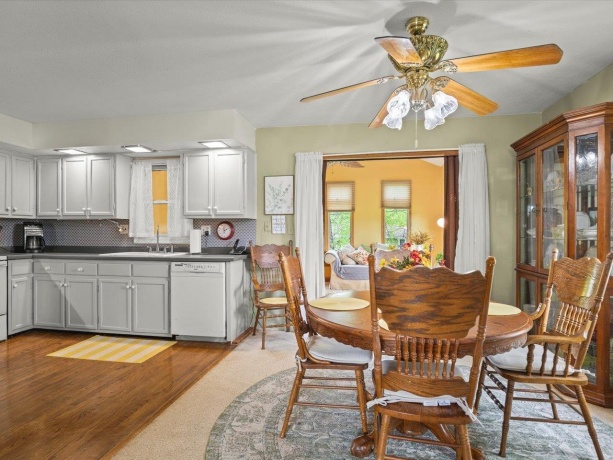 9701 Shore, MACHESNEY PARK, Illinois 61115, 3 Bedrooms Bedrooms, ,2 BathroomsBathrooms,House,For Sale,Shore,202602365