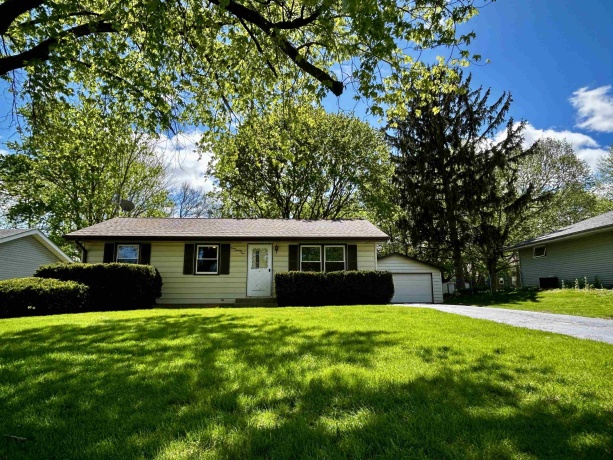 425 11TH, PECATONICA, Illinois 61063, 3 Bedrooms Bedrooms, ,1 BathroomBathrooms,House,For Sale,11TH,202602372
