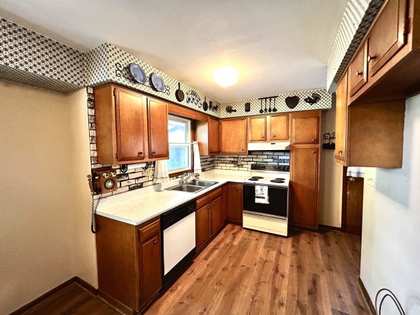425 11TH, PECATONICA, Illinois 61063, 3 Bedrooms Bedrooms, ,1 BathroomBathrooms,House,For Sale,11TH,202602372