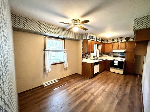 425 11TH, PECATONICA, Illinois 61063, 3 Bedrooms Bedrooms, ,1 BathroomBathrooms,House,For Sale,11TH,202602372