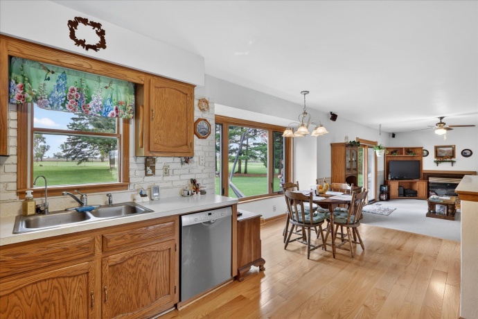 7724 Stephens, ROCKTON, Illinois 61072, 3 Bedrooms Bedrooms, ,2 BathroomsBathrooms,House,For Sale,Stephens,202602373