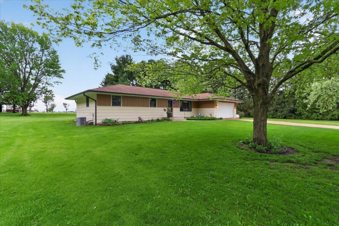 7724 Stephens, ROCKTON, Illinois 61072, 3 Bedrooms Bedrooms, ,2 BathroomsBathrooms,House,For Sale,Stephens,202602373