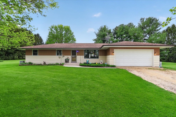 7724 Stephens, ROCKTON, Illinois 61072, 3 Bedrooms Bedrooms, ,2 BathroomsBathrooms,House,For Sale,Stephens,202602373