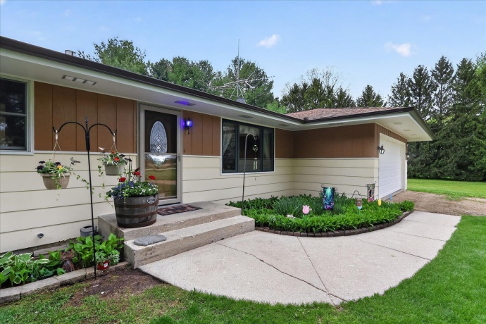 7724 Stephens, ROCKTON, Illinois 61072, 3 Bedrooms Bedrooms, ,2 BathroomsBathrooms,House,For Sale,Stephens,202602373