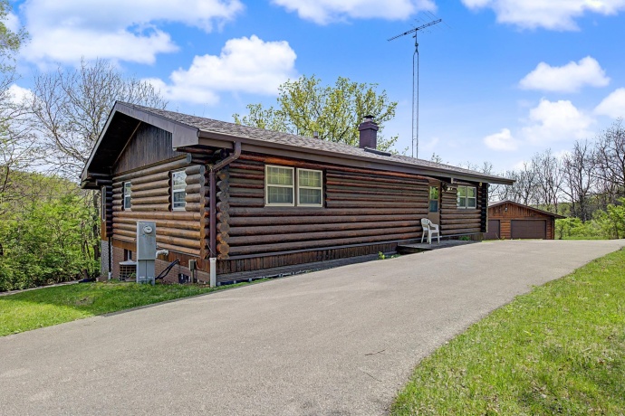 18 Sundance, GALENA, Illinois 61036, 3 Bedrooms Bedrooms, ,2 BathroomsBathrooms,House,For Sale,Sundance,202602377