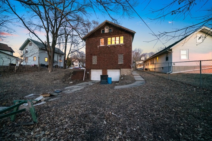 914-916 Winnebago St, ROCKFORD, Illinois 61103, ,2 Units,For Sale,Winnebago St,202601164