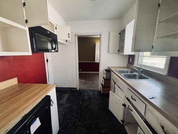 1331 Logan, FREEPORT, Illinois 61032, 3 Bedrooms Bedrooms, ,2 BathroomsBathrooms,House,For Sale,Logan,202602385