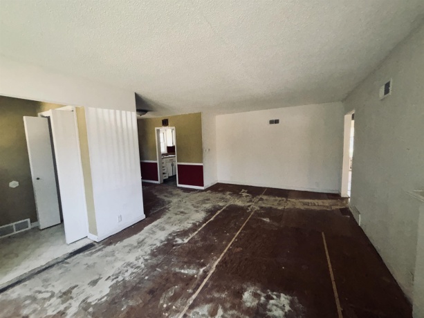 1331 Logan, FREEPORT, Illinois 61032, 3 Bedrooms Bedrooms, ,2 BathroomsBathrooms,House,For Sale,Logan,202602385