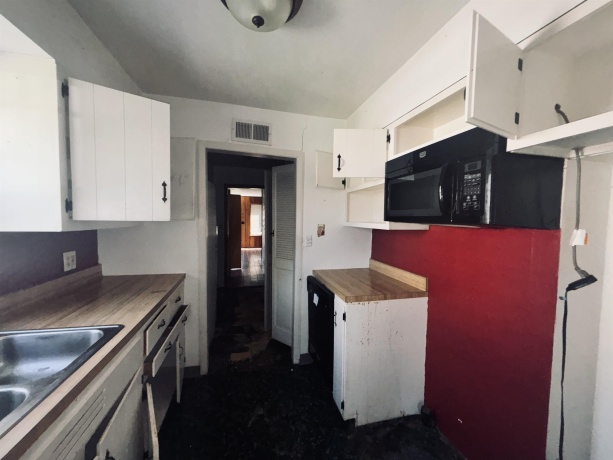 1331 Logan, FREEPORT, Illinois 61032, 3 Bedrooms Bedrooms, ,2 BathroomsBathrooms,House,For Sale,Logan,202602385