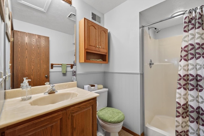 5965 Chandler, ROCKFORD, Illinois 61114, 4 Bedrooms Bedrooms, ,3 BathroomsBathrooms,House,For Sale,Chandler,202602386