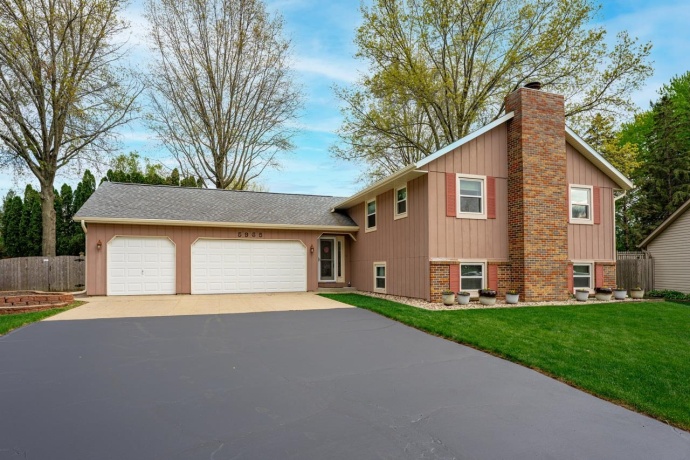 5965 Chandler, ROCKFORD, Illinois 61114, 4 Bedrooms Bedrooms, ,3 BathroomsBathrooms,House,For Sale,Chandler,202602386