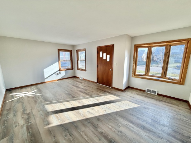 314 London, ROCKFORD, Illinois 61107, 3 Bedrooms Bedrooms, ,1 BathroomBathrooms,House,For Sale,London,202601346