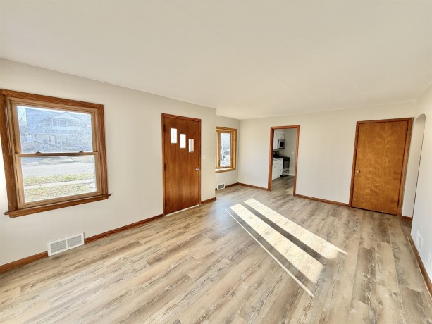 314 London, ROCKFORD, Illinois 61107, 3 Bedrooms Bedrooms, ,1 BathroomBathrooms,House,For Sale,London,202601346