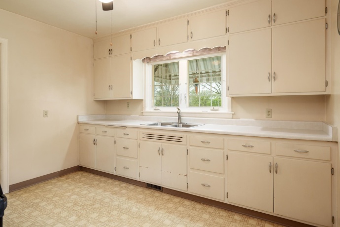 1225 28th, ROCKFORD, Illinois 61108, 2 Bedrooms Bedrooms, ,1 BathroomBathrooms,House,For Sale,28th,202602389