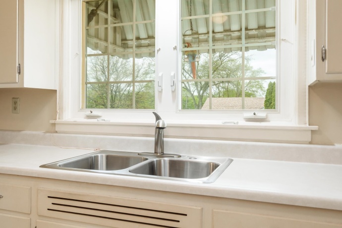 1225 28th, ROCKFORD, Illinois 61108, 2 Bedrooms Bedrooms, ,1 BathroomBathrooms,House,For Sale,28th,202602389