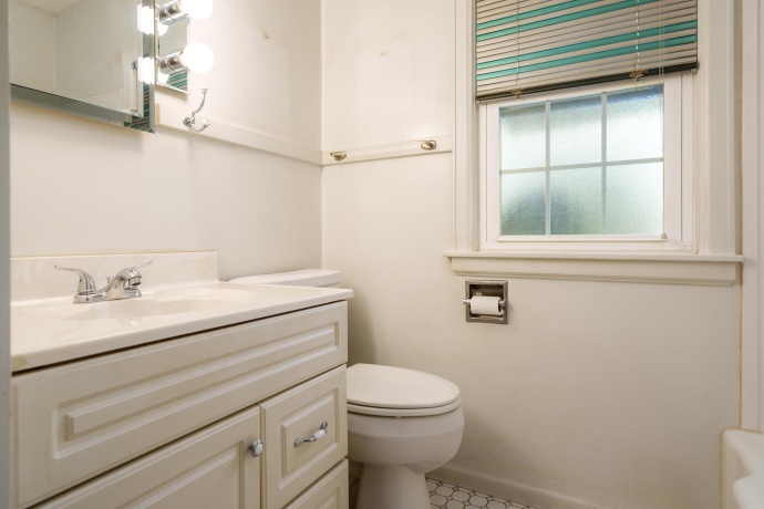 1225 28th, ROCKFORD, Illinois 61108, 2 Bedrooms Bedrooms, ,1 BathroomBathrooms,House,For Sale,28th,202602389