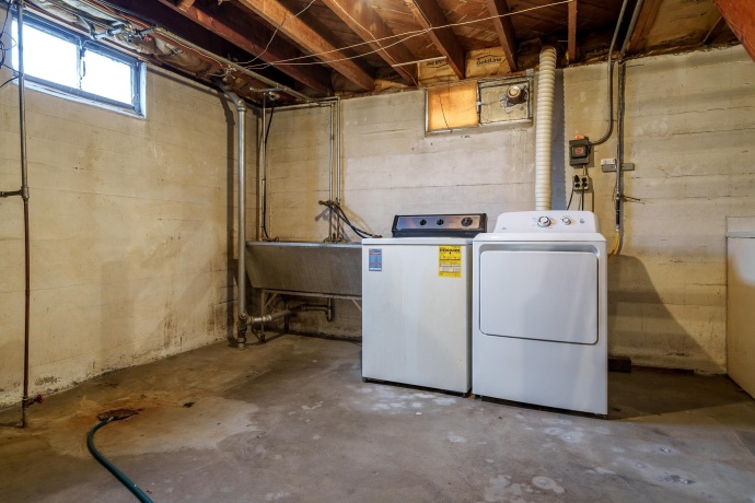 1225 28th, ROCKFORD, Illinois 61108, 2 Bedrooms Bedrooms, ,1 BathroomBathrooms,House,For Sale,28th,202602389