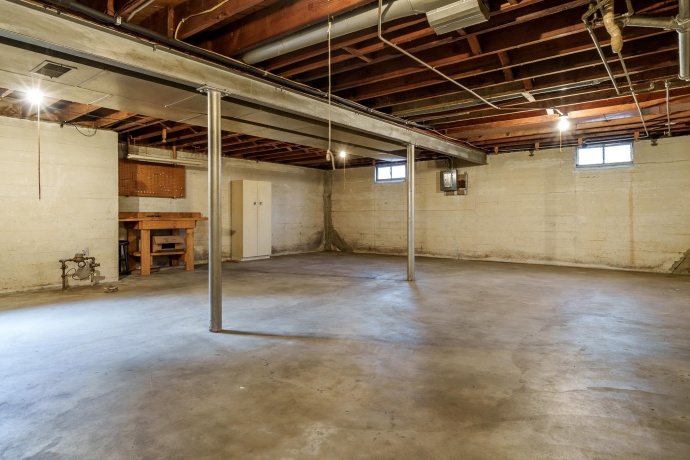 1225 28th, ROCKFORD, Illinois 61108, 2 Bedrooms Bedrooms, ,1 BathroomBathrooms,House,For Sale,28th,202602389