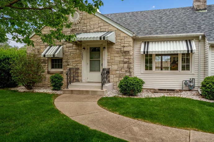 1225 28th, ROCKFORD, Illinois 61108, 2 Bedrooms Bedrooms, ,1 BathroomBathrooms,House,For Sale,28th,202602389