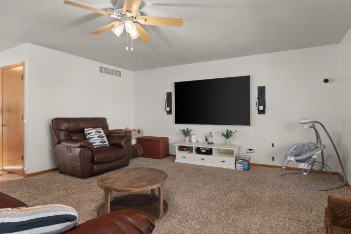 137 Lamplighter Loop SE, POPLAR GROVE, Illinois 61065, 4 Bedrooms Bedrooms, ,2 BathroomsBathrooms,House,For Sale,Lamplighter Loop SE,202602394