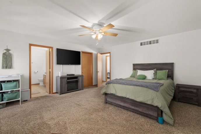 137 Lamplighter Loop SE, POPLAR GROVE, Illinois 61065, 4 Bedrooms Bedrooms, ,2 BathroomsBathrooms,House,For Sale,Lamplighter Loop SE,202602394