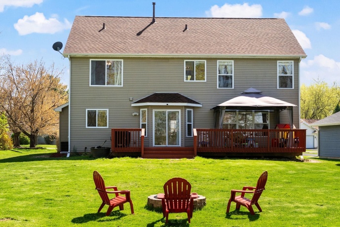 137 Lamplighter Loop SE, POPLAR GROVE, Illinois 61065, 4 Bedrooms Bedrooms, ,2 BathroomsBathrooms,House,For Sale,Lamplighter Loop SE,202602394