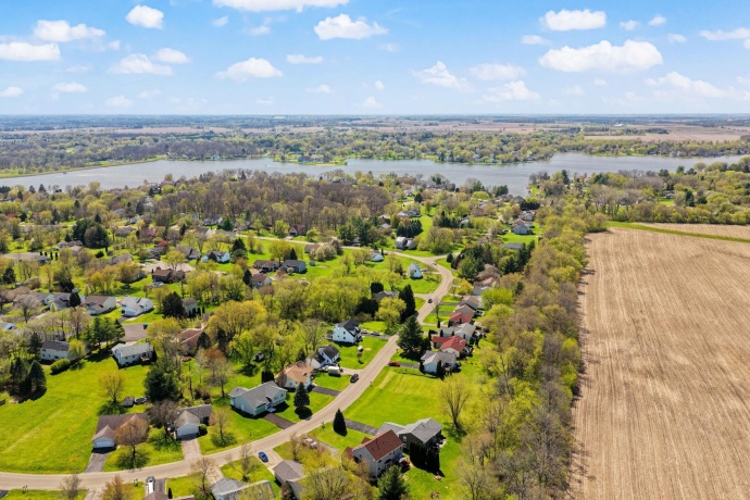 137 Lamplighter Loop SE, POPLAR GROVE, Illinois 61065, 4 Bedrooms Bedrooms, ,2 BathroomsBathrooms,House,For Sale,Lamplighter Loop SE,202602394